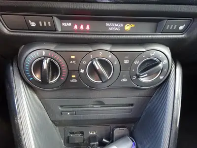 Mazda 2 1.5i Skyactiv-G Ambition — Citadine économe, première main, équipée — Miniatura 10