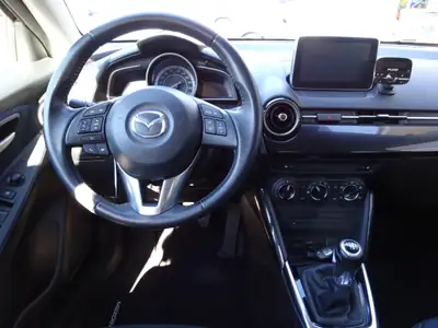 Mazda 2 1.5i Skyactiv-G Ambition — Citadine économe, première main, équipée — Miniatura 12