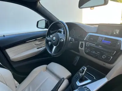 BMW 335d xDrive Touring — Diesel performant, entretien BMW officiel, attelage inclus — interni
