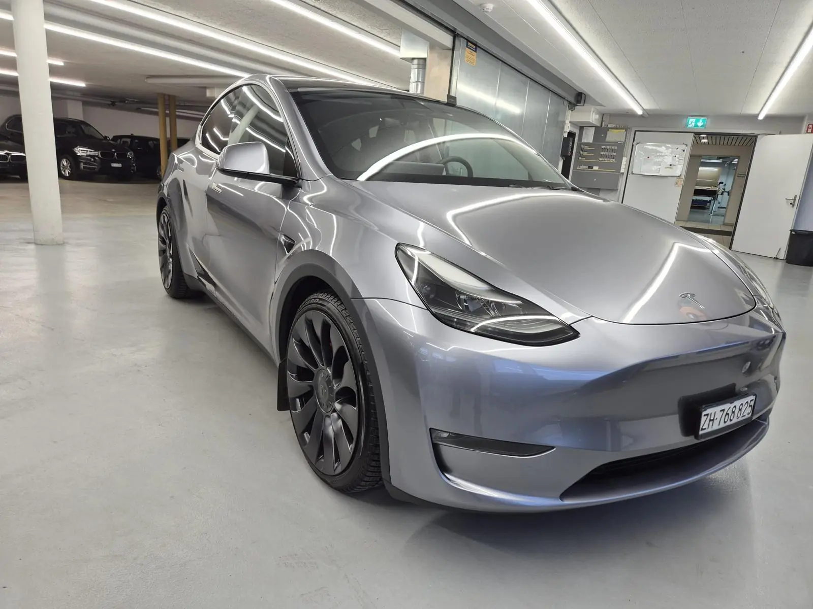 Tesla Model Y 2023 occasion Küsnacht — 1