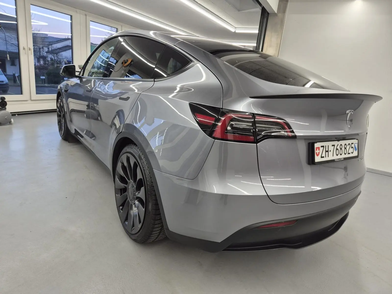 Tesla Model Y 2023 occasion Küsnacht — 3