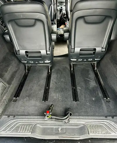 Mercedes-Benz V 300 d Swiss Edition — Monospace premium 6 places, transmission intégrale — Miniatur 9