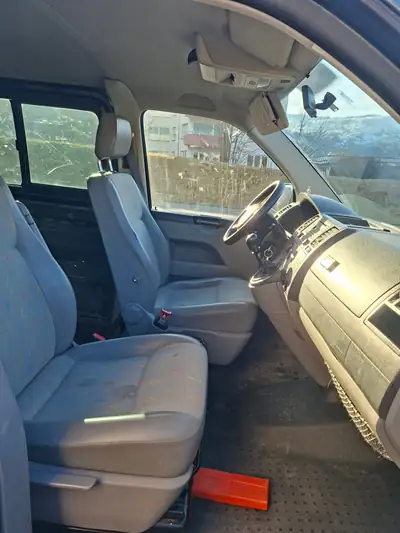 VW T5 — Le Monospace Diesel Fiable pour Familles et Professionnels — arrière