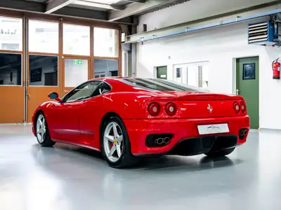 Ferrari F360 Modena Berlinetta — Mythique boîte manuelle, 400 ch de pur plaisir — Miniatura 9