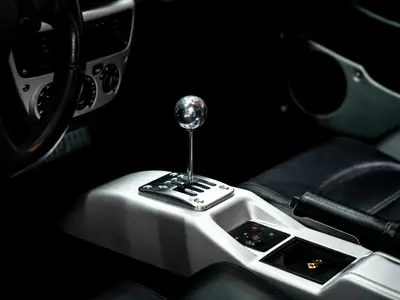 Ferrari F360 Modena Berlinetta — Mythique boîte manuelle, 400 ch de pur plaisir — Miniatura 17