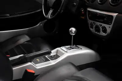 Ferrari F360 Modena Berlinetta — Mythique boîte manuelle, 400 ch de pur plaisir — Miniatura 26