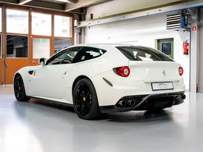 Ferrari FF 2013 — Gran Turismo sportif 660 ch, histoire d'exception — Miniatur 8