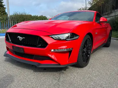 Ford Mustang 5.0 V8 GT — Muscle car américain authentique, 449 ch et faible kilométrage — Armaturenbrett