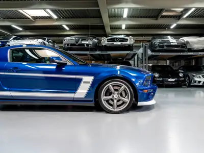 Ford Mustang Saleen H281 2008 — Muscle car collector signée Dan Gurney, 1 of 1376 — Miniatur 9