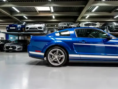 Ford Mustang Saleen H281 2008 — Muscle car collector signée Dan Gurney, 1 of 1376 — Miniatur 10