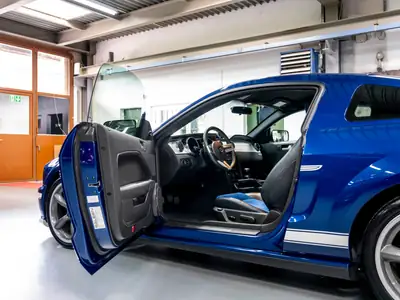 Ford Mustang Saleen H281 2008 — Muscle car collector signée Dan Gurney, 1 of 1376 — Miniatur 18