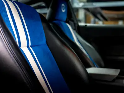 Ford Mustang Saleen H281 2008 — Muscle car collector signée Dan Gurney, 1 of 1376 — Miniatur 24