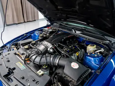 Ford Mustang Saleen H281 2008 — Muscle car collector signée Dan Gurney, 1 of 1376 — Miniatur 29