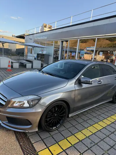 Mercedes-Benz Classe A 180 — Berline dynamique AMG, consommation maîtrisée — arrière