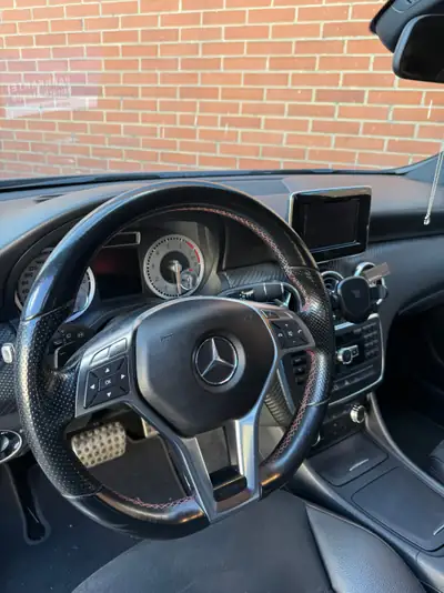 Mercedes-Benz Classe A 180 — Berline dynamique AMG, consommation maîtrisée — détail