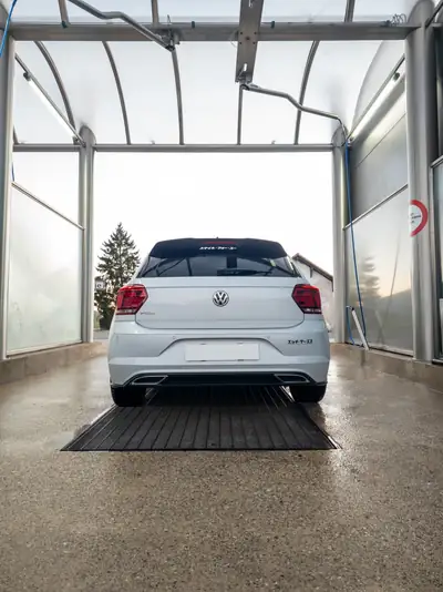 VW Polo 1.0 TSI 115 Highline — Citadine dynamique, faible kilométrage et équipée — vista posteriore