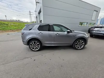Land Rover Discovery Sport 2.0 Si4 250 — SUV 4x4 dynamique avec toit panoramique — detail