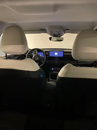 FIAT 600 1.2 Hybrid Swiss Edition — Citadin malin, consommation minimaliste — Heckansicht