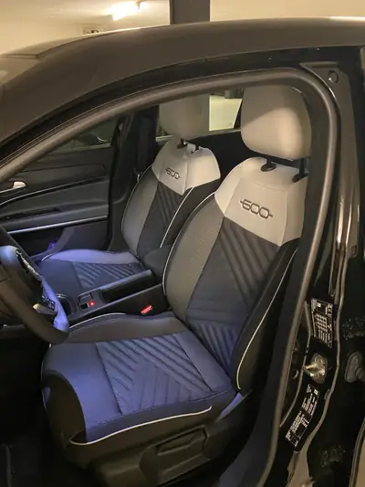 FIAT 600 1.2 Hybrid Swiss Edition — Citadin malin, consommation minimaliste — Seitenansicht