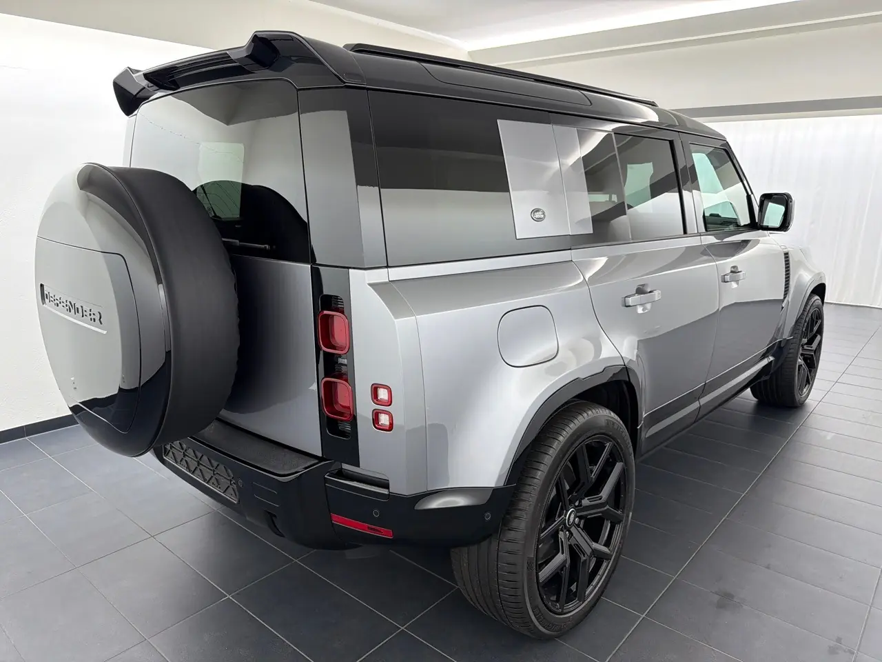 Land Rover Defender 2024 occasion Zürich — 3