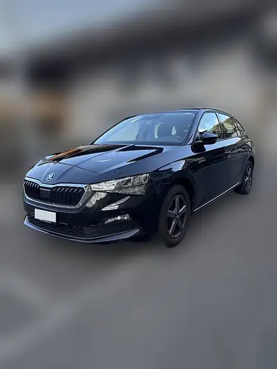 Skoda Scala 1.0 TSI 115 — Berline compacte fiable, entretien AMAG, double équipement pneus — exterior view