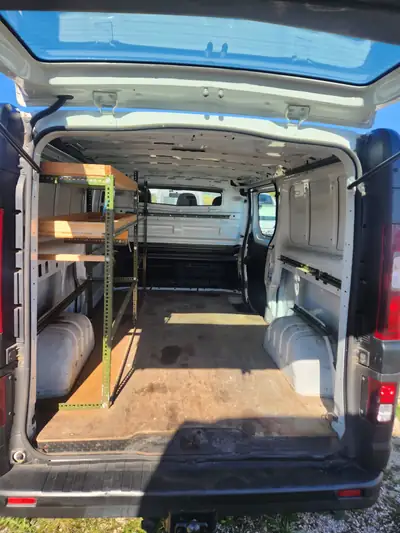Renault Trafic 1.6 dCi 120 cv — Utilitaire fiable, 150'000 km, sans sinistre — Heckansicht