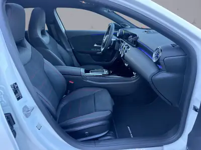 Mercedes-Benz Classe A 200 Night Star AMG Line — Berline compacte hybride, 20 km au compteur — Thumbnail 16