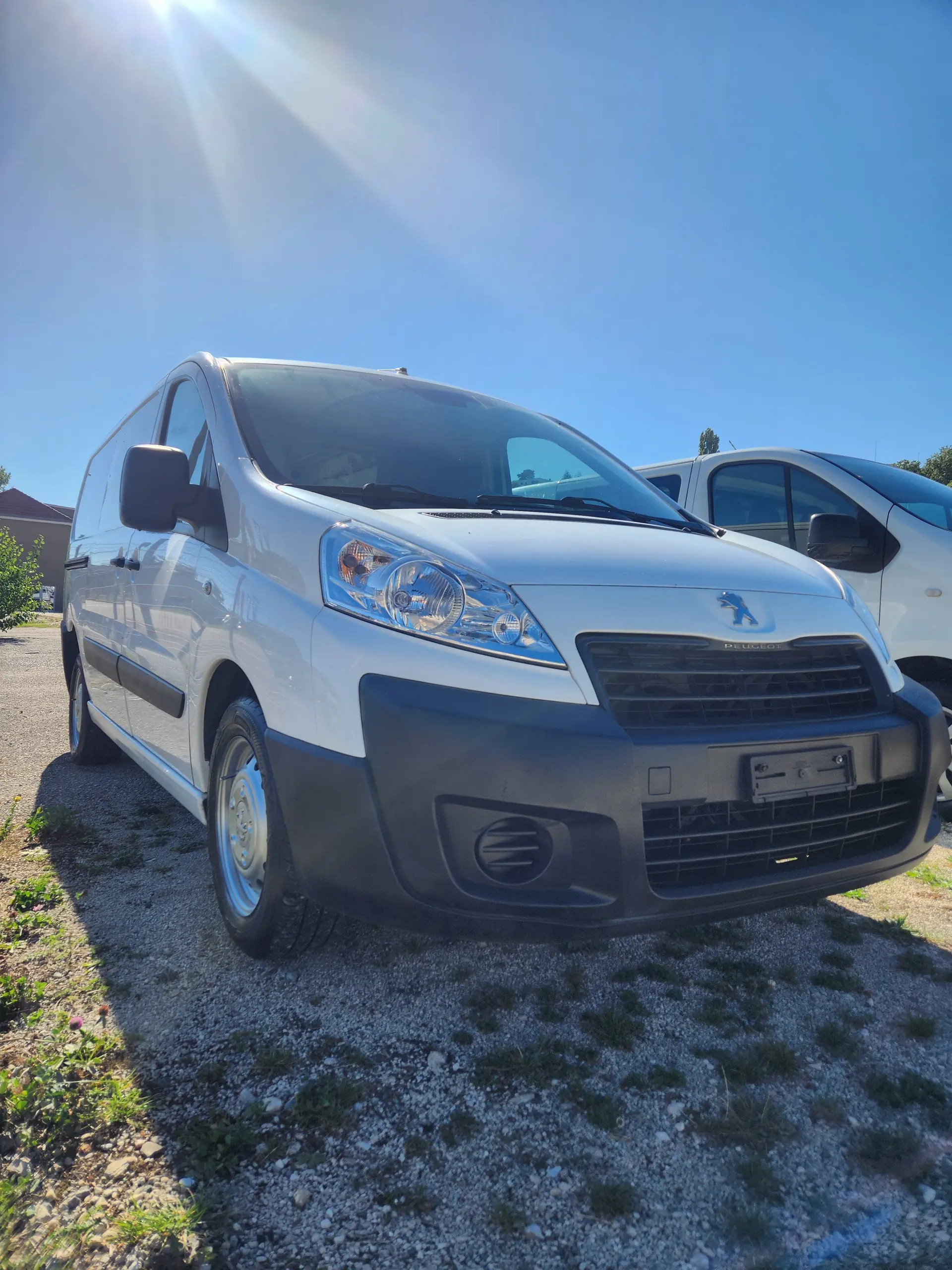 Peugeot Expert 2.0 HDI 130 — Utilitaire polyvalent, sans accident, 108 000 km