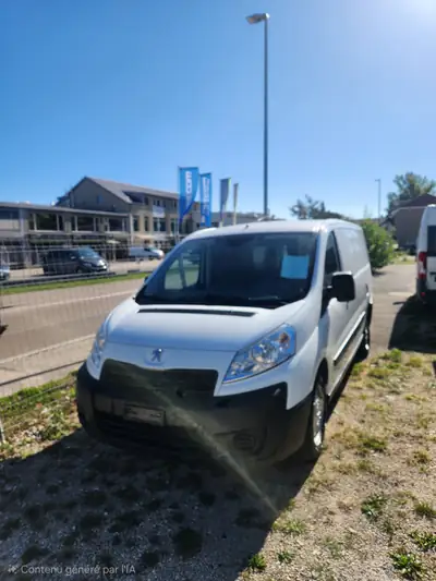 Peugeot Expert 2.0 HDI 130 — Utilitaire polyvalent, sans accident, 108 000 km — side view