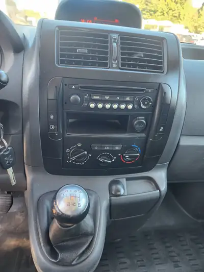 Peugeot Expert 2.0 HDI 130 — Utilitaire polyvalent, sans accident, 108 000 km — interior
