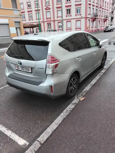 Toyota Prius Plus 1.8 VVTi HSD — Monospace hybride 7 places, consommation ultra-économe — interior
