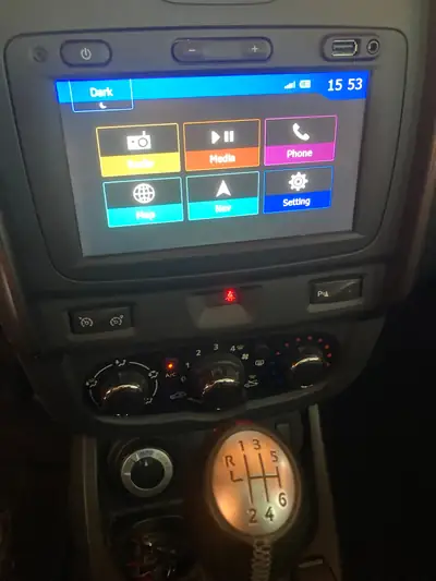Dacia Duster 1.2 TCe Urban Explorer 4x4 — SUV polyvalent, 56 200 km, traction intégrale — Armaturenbrett