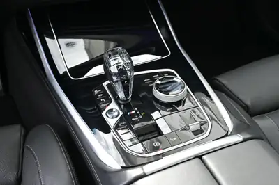 BMW X7 xDrive M50i — SUV 7 places premium, 530 ch et équipements luxe — Miniatura 15