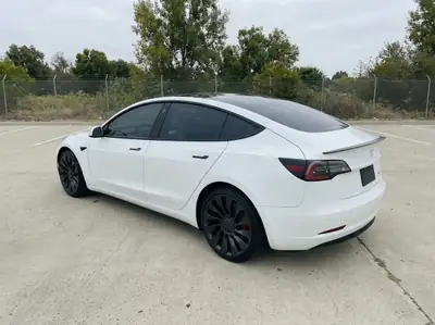 Tesla Model 3 Performance — Électrique haute performance, 87'500 km, garantie constructeur — vista esterna