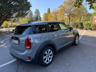 MINI Countryman Cooper D ALL4 — SUV compact diesel 4x4, économique et bien équipé — intérieur