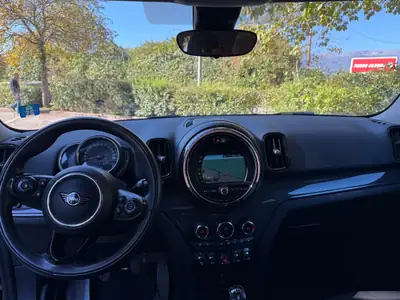 MINI Countryman Cooper D ALL4 — SUV compact diesel 4x4, économique et bien équipé — Miniature 7