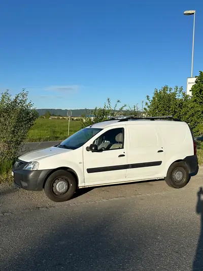 Dacia Logan 1.6 Ambiance — Utilitaire fiable, faible kilométrage, sans sinistre — exterior view