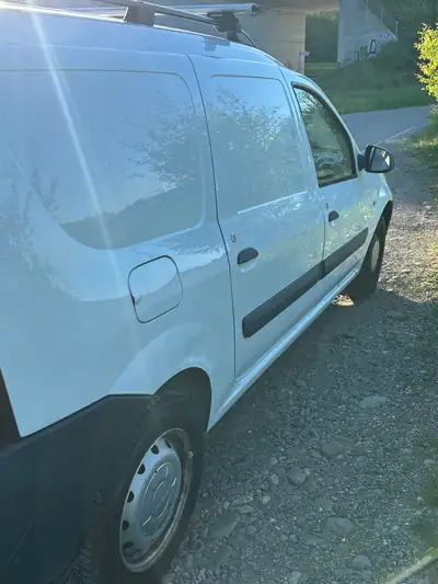 Dacia Logan 1.6 Ambiance — Utilitaire fiable, faible kilométrage, sans sinistre — side view
