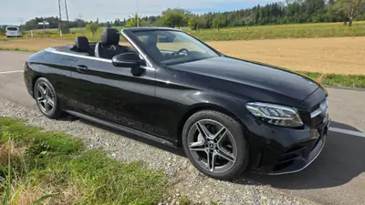 Mercedes-Benz C 200 AMG Line Cabriolet — Élégance décapotable, motorisation hybride légère — vista esterna