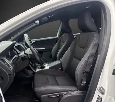 Volvo XC60 D4 Momentum — SUV robuste diesel, 181 ch, historique sans sinistre — Thumbnail 7