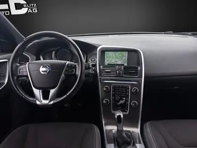 Volvo XC60 D4 Momentum — SUV robuste diesel, 181 ch, historique sans sinistre — Thumbnail 11