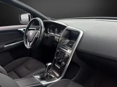 Volvo XC60 D4 Momentum — SUV robuste diesel, 181 ch, historique sans sinistre — Thumbnail 10