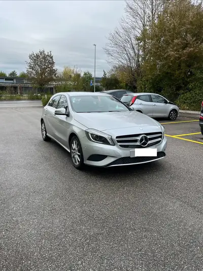 Mercedes-Benz A 180 Urban — Compacte élégante, essence économique, 47 600 km — interior
