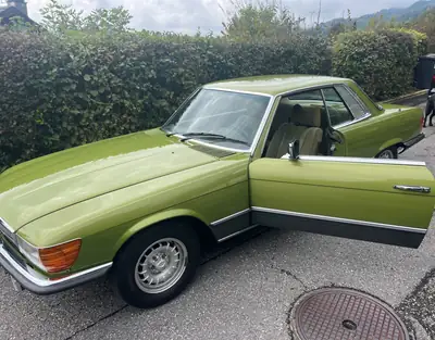 Mercedes-Benz SLC 280 — Chef-d'œuvre coupé des années 70, 176'000 km authentiques — exterior view