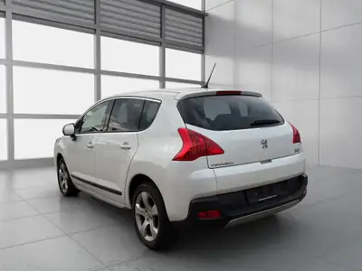 Peugeot 3008 2.0 HDI — SUV familial robuste, boîte auto, entretien à jour — interni