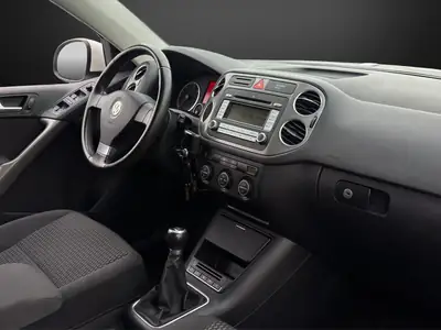 VW Tiguan 2.0 TDI 4x4 — SUV robuste, traction intégrale et révision récente — Miniature 10