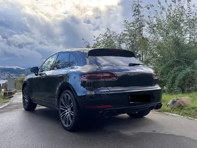 Porsche Macan 3.6 V6 Turbo — SUV sportif haute performance, 92'000 km seulement — vista posteriore