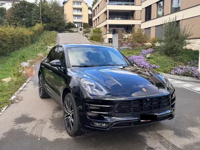 Porsche Macan 3.6 V6 Turbo — SUV sportif haute performance, 92'000 km seulement — fianco