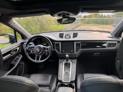 Porsche Macan 3.6 V6 Turbo — SUV sportif haute performance, 92'000 km seulement — interni