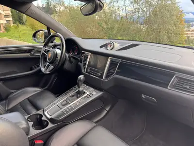 Porsche Macan 3.6 V6 Turbo — SUV sportif haute performance, 92'000 km seulement — cruscotto